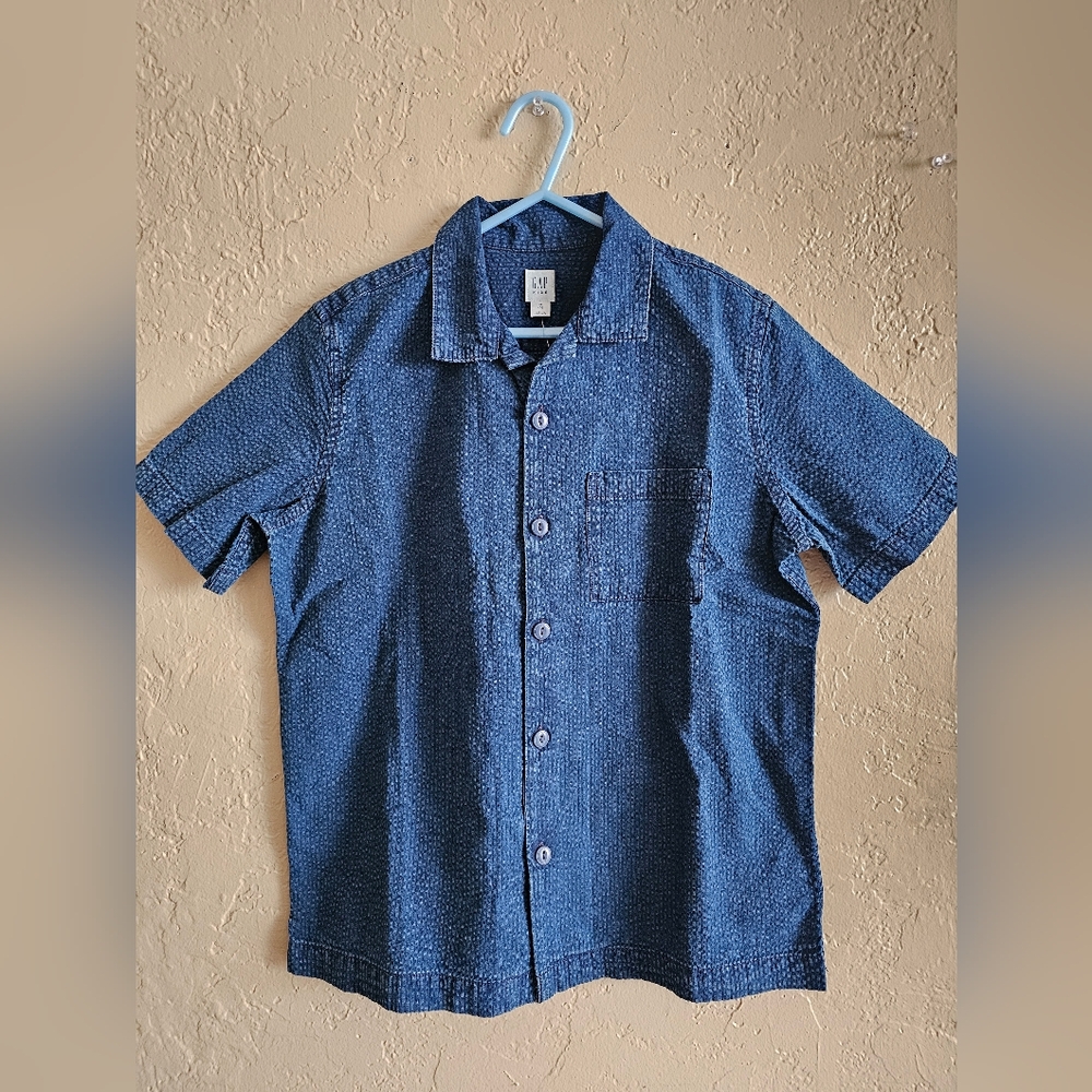 NWT Gap Kids Textured Blue Button Down Shirt with Pocket Size 8